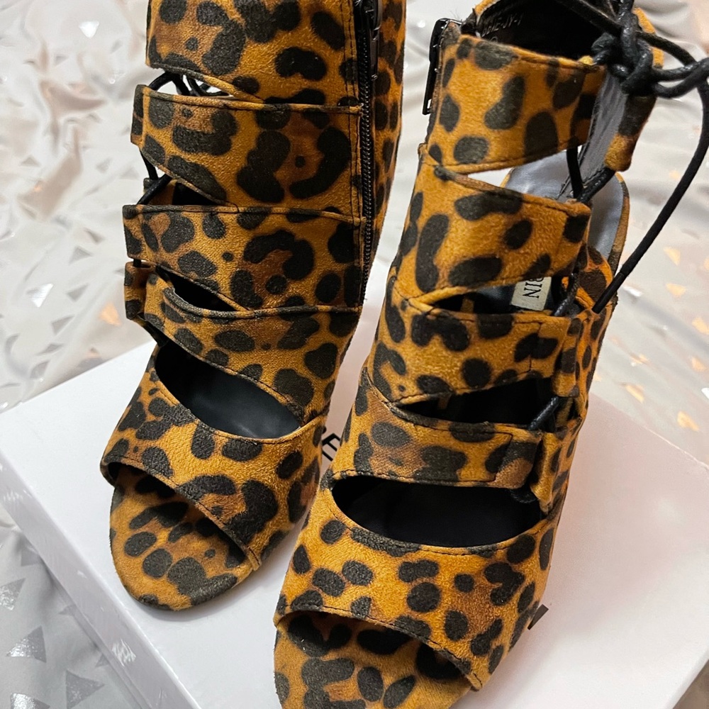 Heels - Picture 3 of 5